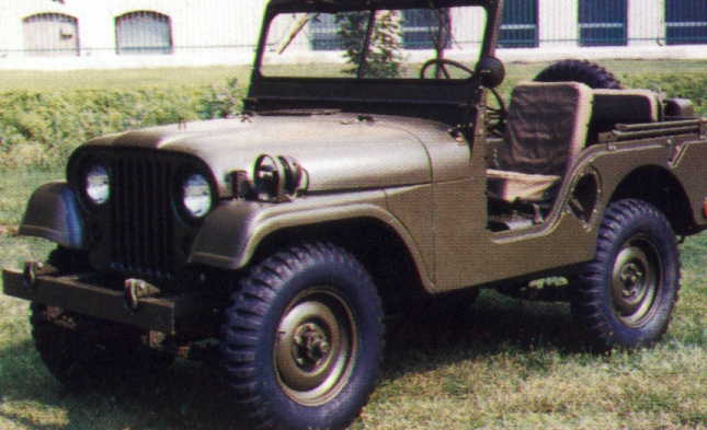 This was the first appearance of the'roundfender' Jeep that would